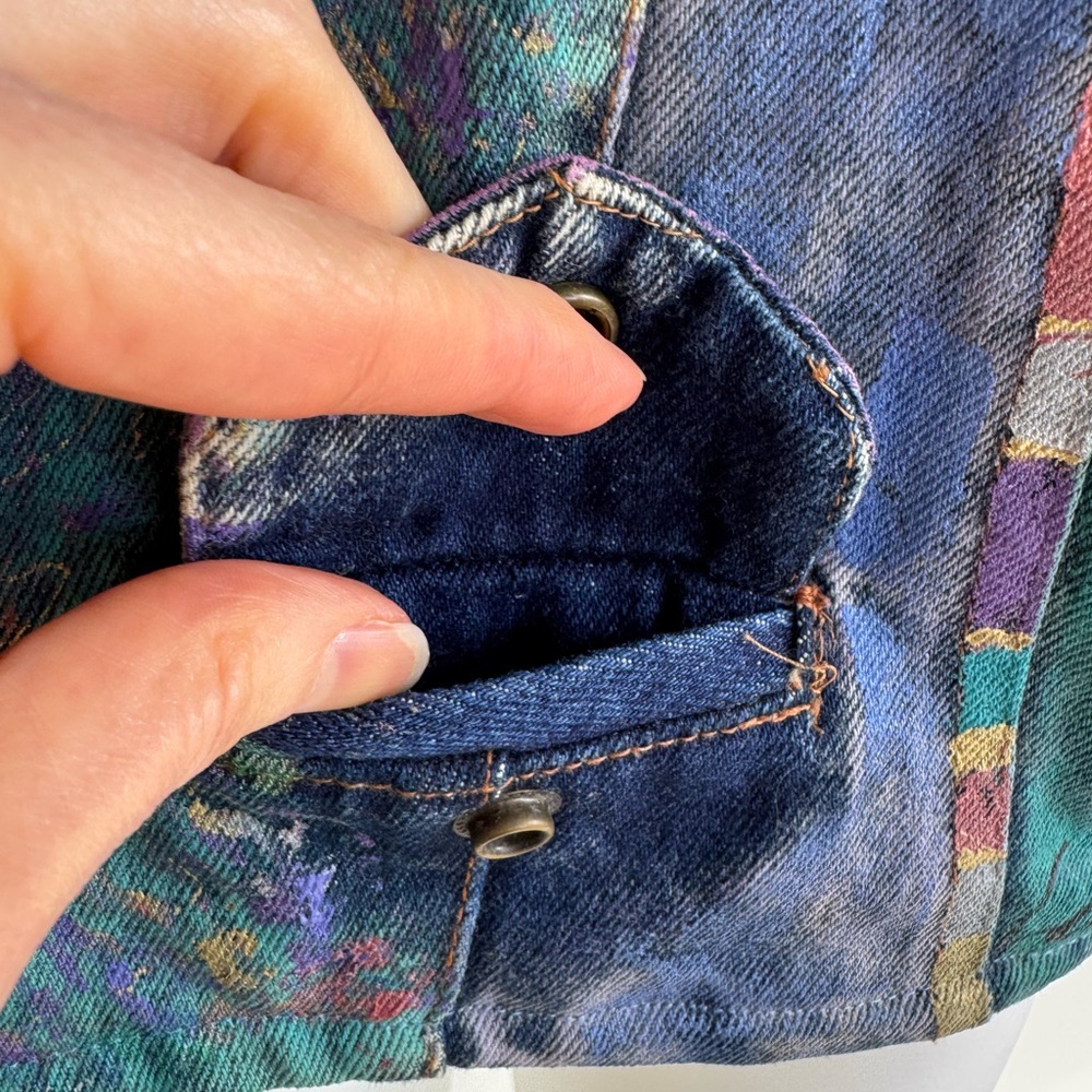 Vintage 1980s Hand Painted Denim Purple & Teal Women's Crop Jean Jacket - Picture 7 of 17